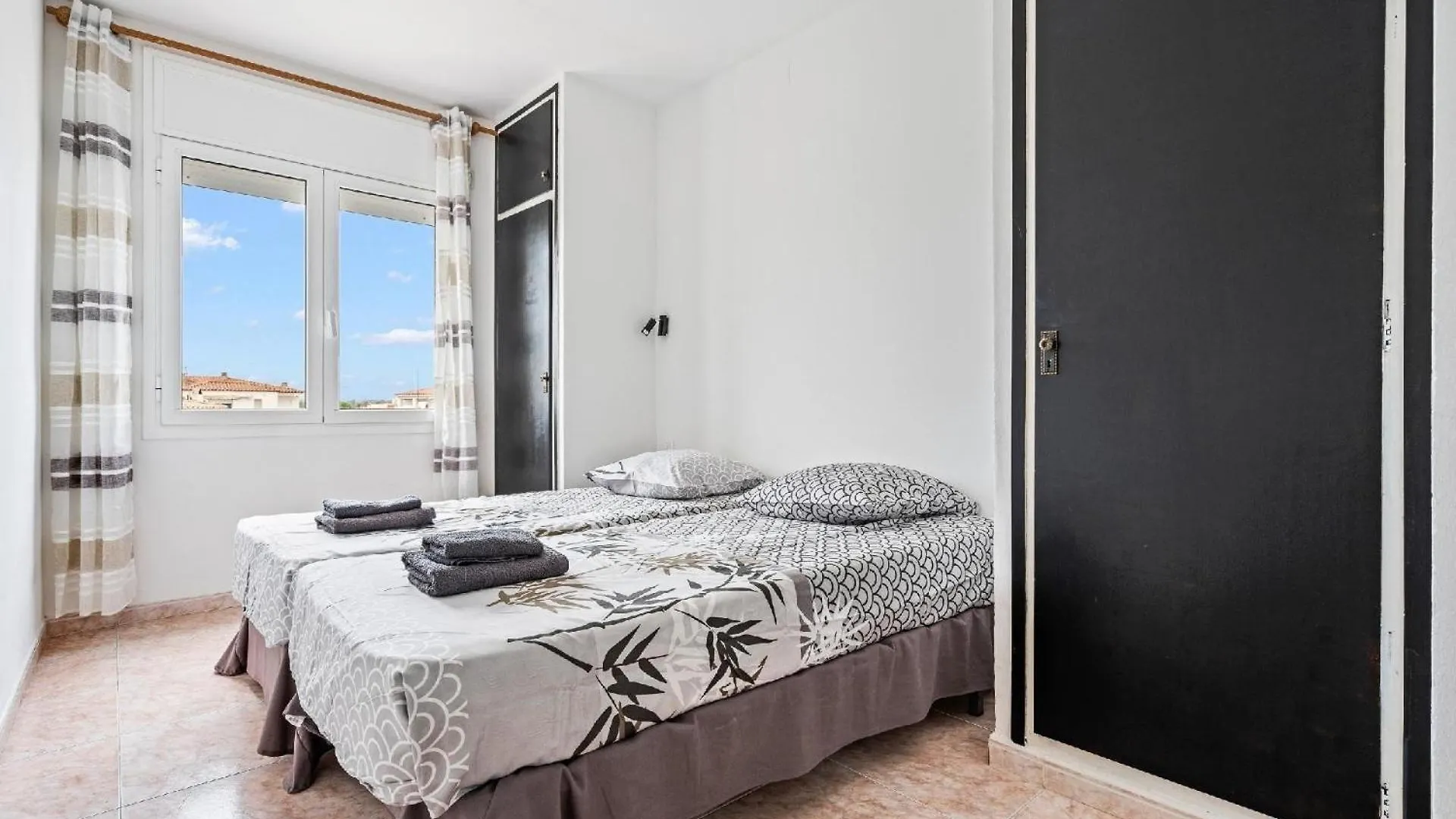 Ferienwohnung Fuer 8 Personen Ca 105 Qm In Empuriabrava, Costa Brava Golf De Roses Empuriabrava